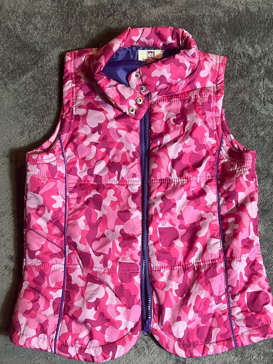 lei Other - lei Pink Camouflage Puffer Vest with Purple Trim
